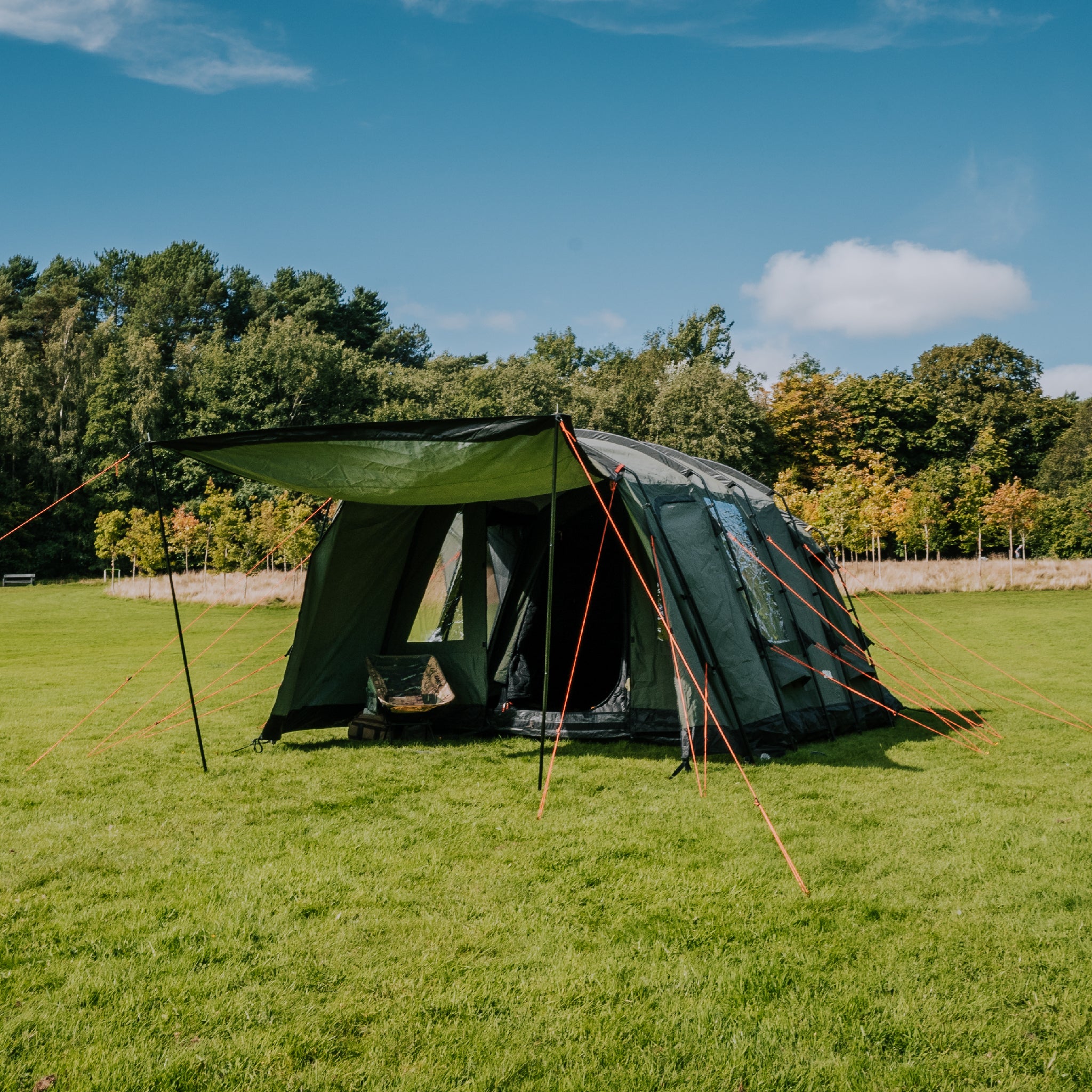 QUAD | 4 PERSON INSULATED TUNNEL TENT - ALL WEATHER COMPATIBLE, WATERPROOF, SPACIOUS SHELTER WITH ENHANCED COMFORT AND DURABILITY