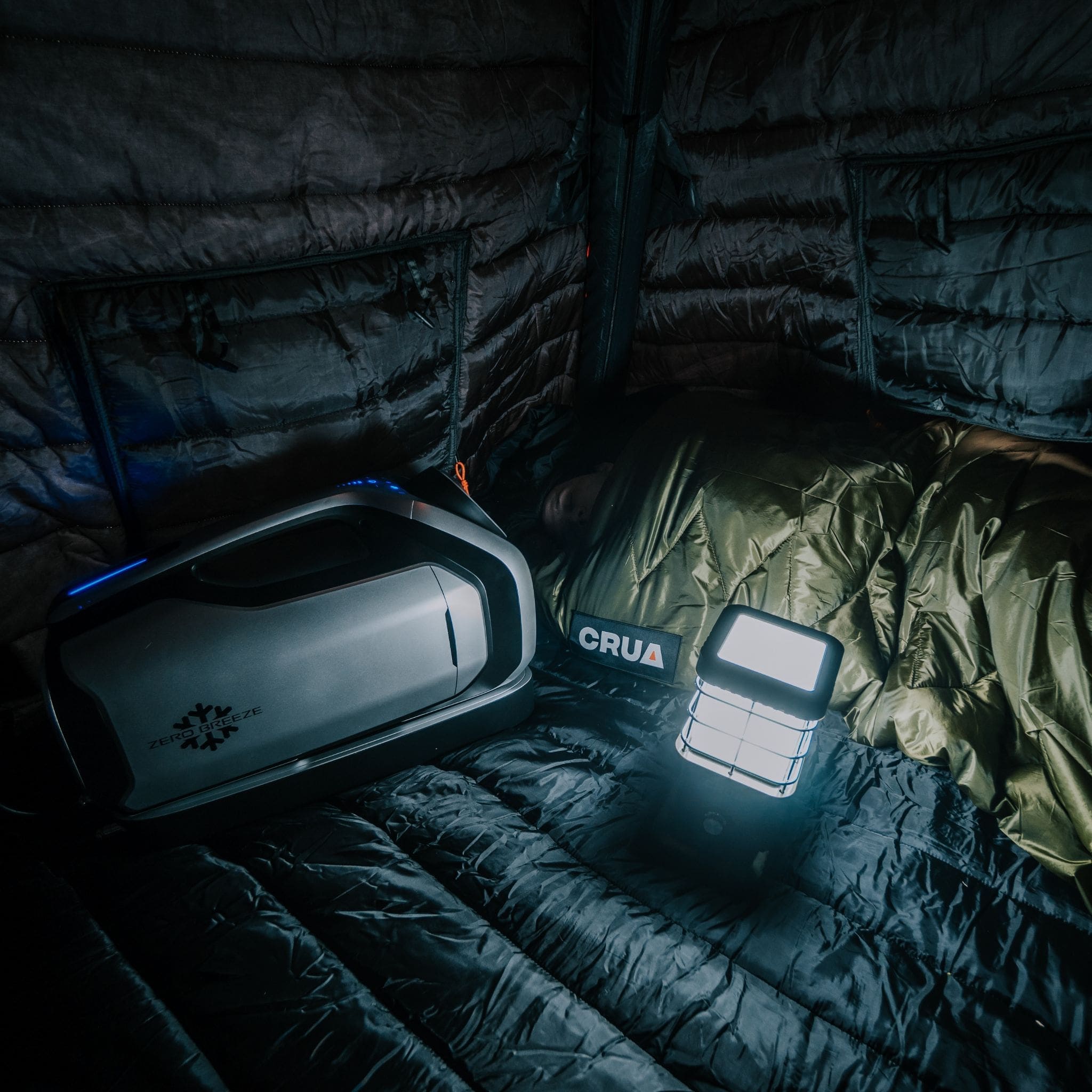 Zerobreeze x CRUA inside tent-min (1).jpg__PID:8b62b192-8035-4c5b-9f54-7b41e69d17e1
